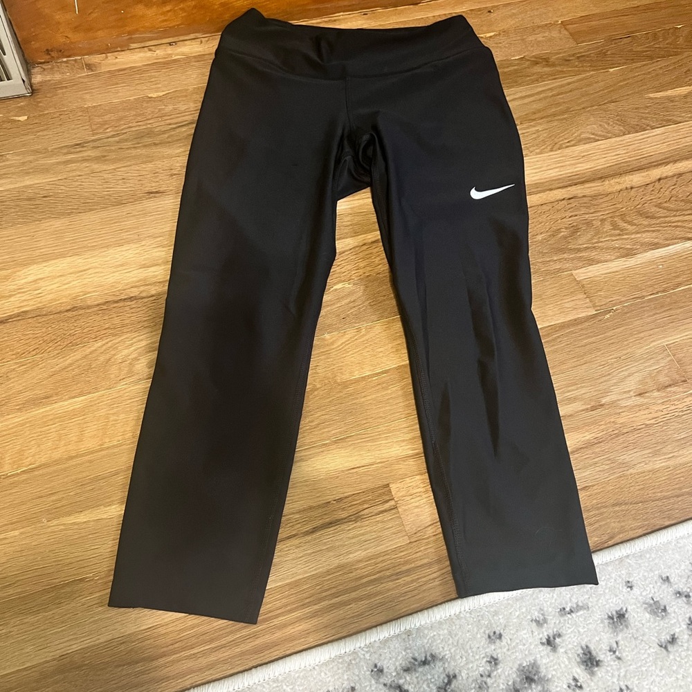 Nike dry fit capri leggings, size small, black